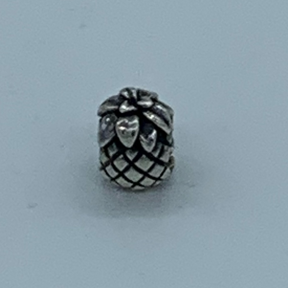 🌟PANDORA RETIRED PINEAPPLE CHARM 🍍